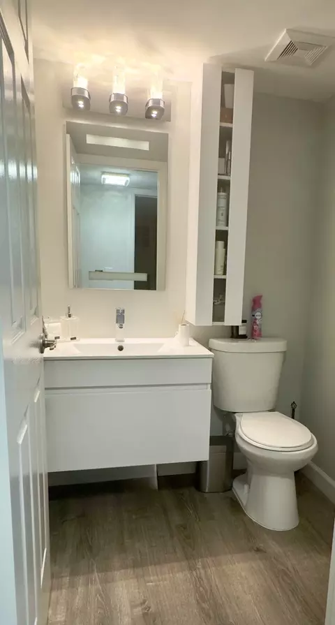 Bath - 1914 Olde Mill Rd, Plainfield, IL 60586 photo 1 of 6