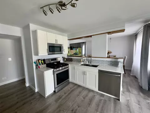 Kitchen - 1914 Olde Mill Rd, Plainfield, IL 60586 photo 3 of 3