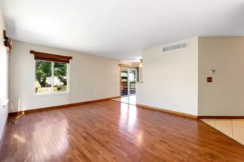 Living - 14164 S Lehigh Dr, Plainfield, IL 60544 photo 6 of 7