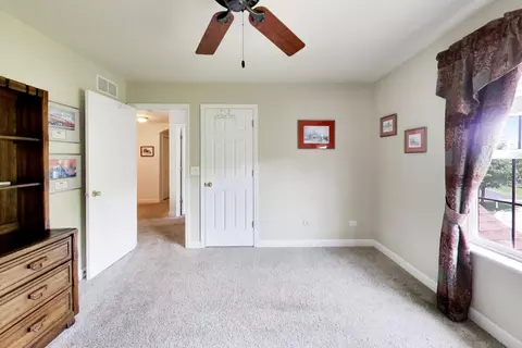5660 Trinity Ct, Gurnee, IL 60031 photo 20