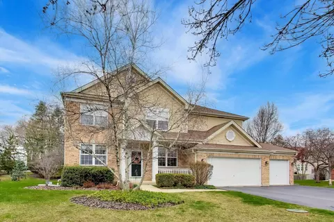 5660 Trinity Ct, Gurnee, IL 60031 photo 2