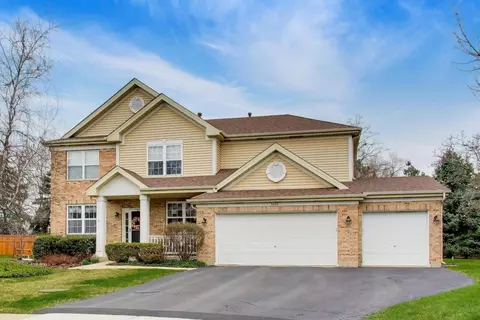5660 Trinity Ct, Gurnee, IL 60031 photo 1