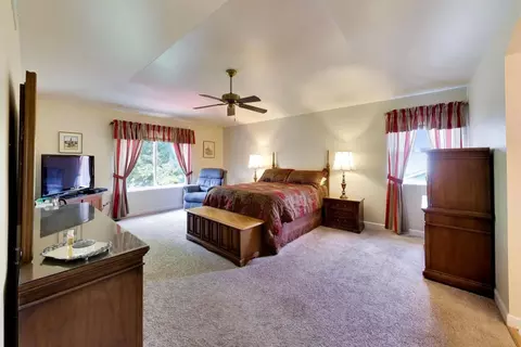 5660 Trinity Ct, Gurnee, IL 60031 photo 16
