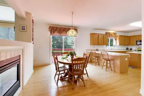 5660 Trinity Ct, Gurnee, IL 60031 photo 10