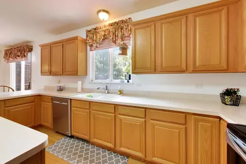 5660 Trinity Ct, Gurnee, IL 60031 photo 8