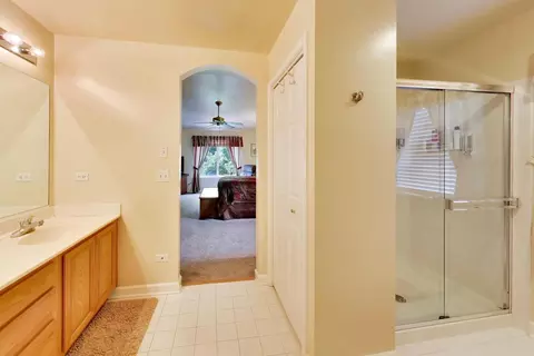 5660 Trinity Ct, Gurnee, IL 60031 photo 18