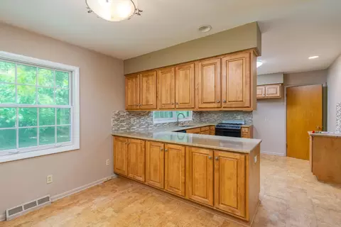Kitchen - 259 N 2559th Rd, Peru, IL 61354 photo 3 of 3