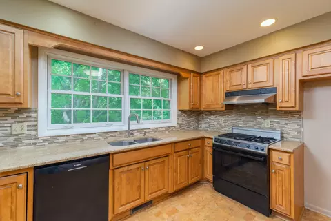 Kitchen - 259 N 2559th Rd, Peru, IL 61354 photo 2 of 3
