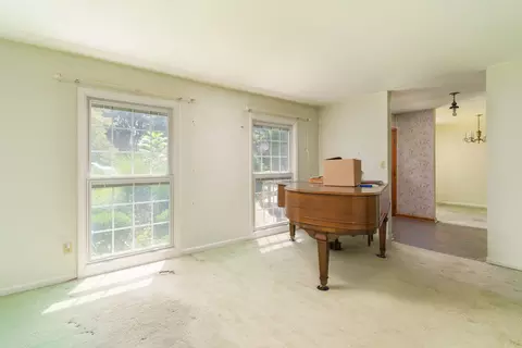 Living - 259 N 2559th Rd, Peru, IL 61354 photo 2 of 2