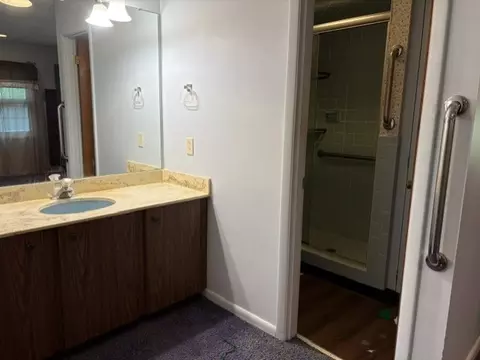 Bath - 259 N 2559th Rd, Peru, IL 61354 photo 1 of 2