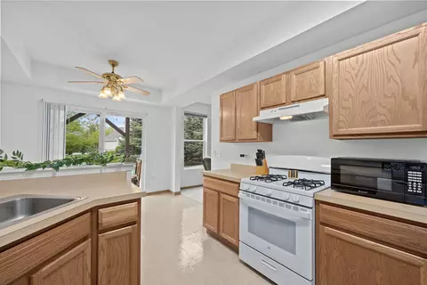 Kitchen - 24850 W Franklin Ln, Plainfield, IL 60585 photo 3 of 3