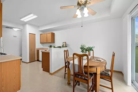 Dining - 24850 W Franklin Ln, Plainfield, IL 60585 photo 2 of 2