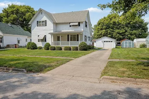 Exterior - 221 E John St, Forrest, IL 61741 photo 2 of 7