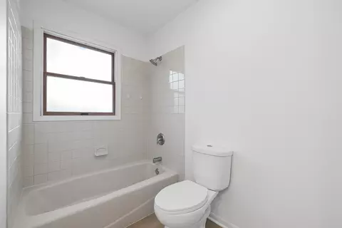 Bath - 300 Macgregor Rd, Lockport, IL 60441 photo 2 of 2