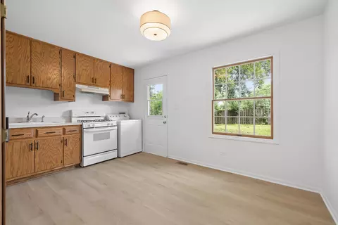 Kitchen - 300 Macgregor Rd, Lockport, IL 60441 photo 3 of 3