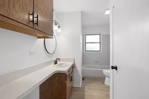 Bath - 300 Macgregor Rd, Lockport, IL 60441 photo 1 of 2