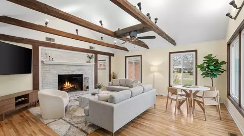Living - 607 Rosedale Rd, Glenview, IL 60025 photo 3 of 4