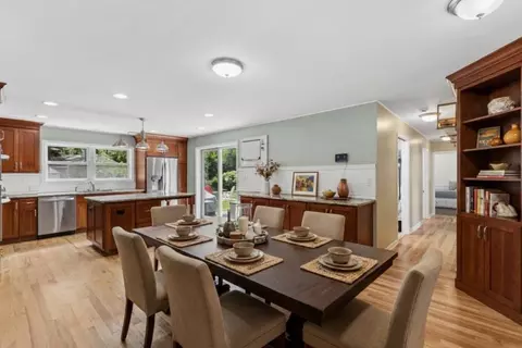 Dining - 607 Rosedale Rd, Glenview, IL 60025 photo 3 of 3