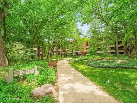 1401 Burr Oak Rd #416B, Hinsdale, IL 60521
