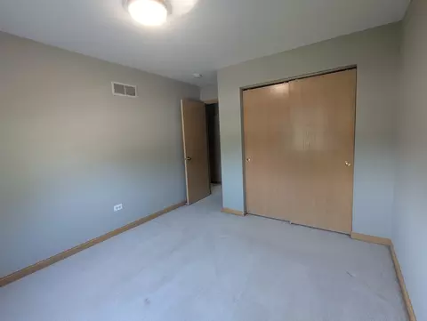 Bedroom - 9841 Cambridge Dr, Mokena, IL 60448 photo 3 of 5