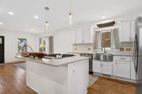 Kitchen - 4636 Custer Ave, Brookfield, IL 60513 photo 1 of 3