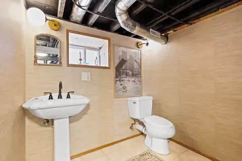 Bath - 4636 Custer Ave, Brookfield, IL 60513 photo 4 of 4