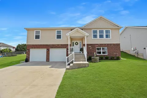Exterior - 2510 Grey Fox Trl, Bloomington, IL 61705 photo 3 of 9