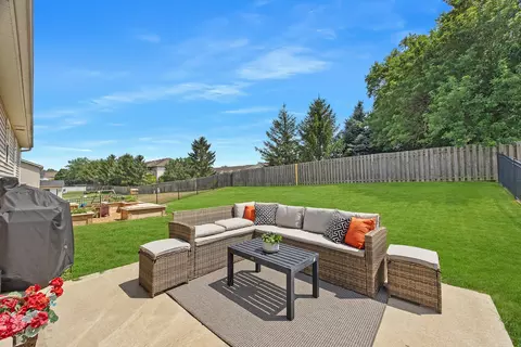 Exterior - 2510 Grey Fox Trl, Bloomington, IL 61705 photo 2 of 9