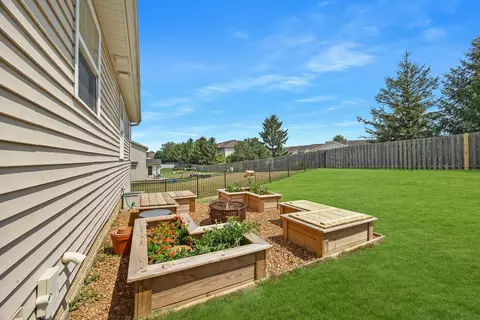 Exterior - 2510 Grey Fox Trl, Bloomington, IL 61705 photo 9 of 9