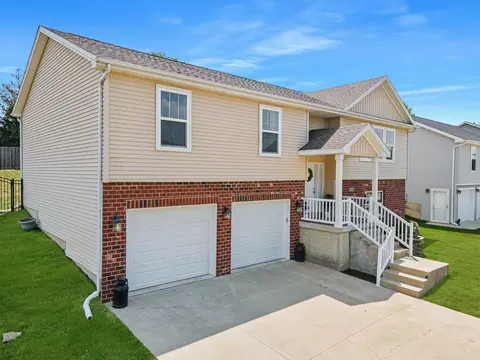 Exterior - 2510 Grey Fox Trl, Bloomington, IL 61705 photo 5 of 9