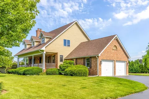 22205 W Pineview Dr, Antioch, IL 60002