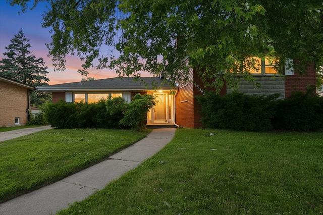 15342 Dobson Ave, South Holland, IL 60473