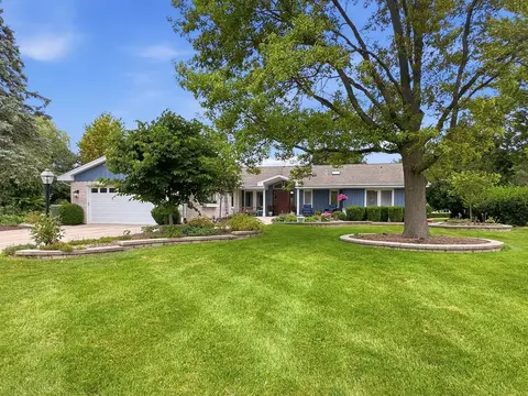 1110 Lake Shore Dr N, Barrington, IL 60010