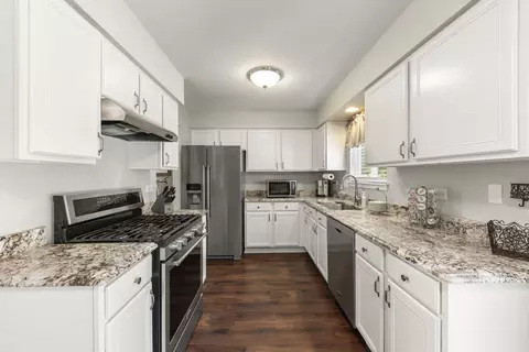 Kitchen - 2713 Steamboat Cir, Plainfield, IL 60586 photo 1 of 2
