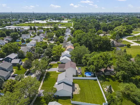 View/Area - 2713 Steamboat Cir, Plainfield, IL 60586 photo 7 of 11