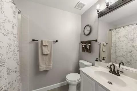 Bath - 2713 Steamboat Cir, Plainfield, IL 60586 photo 3 of 3
