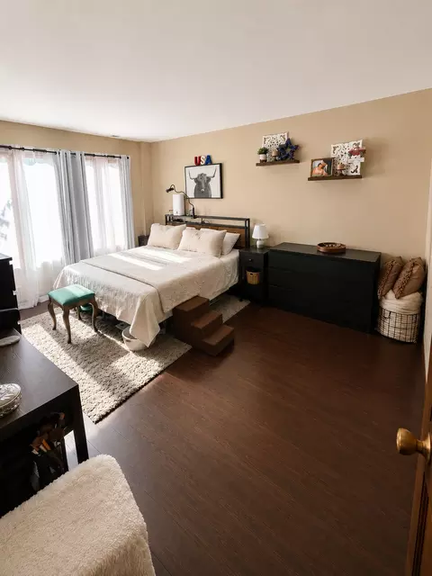 Bedroom - 1302 E Washington St #B1, Des Plaines, IL 60016 photo 1 of 4