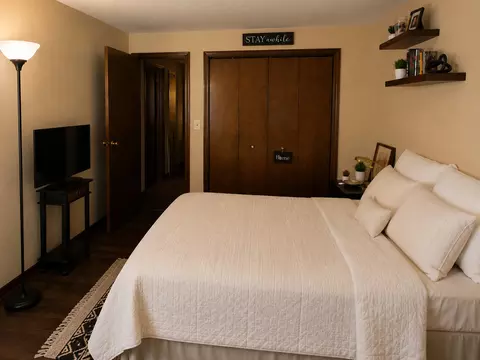 Bedroom - 1302 E Washington St #B1, Des Plaines, IL 60016 photo 4 of 4