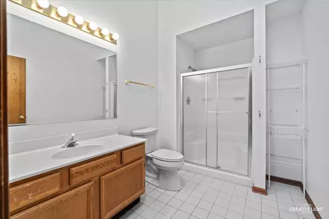 Bath - 1460 Foxcroft Dr, Aurora, IL 60506 photo 1 of 1