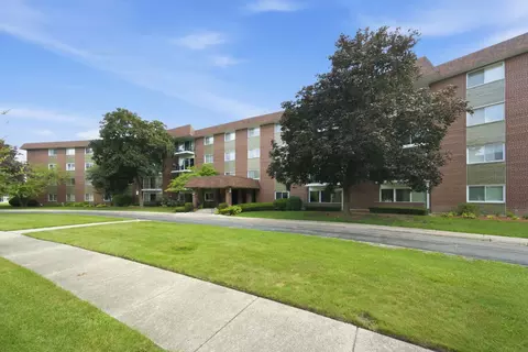 1025 S Fernandez Ave #2B, Arlington Heights, IL 60005
