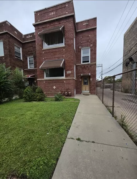 Exterior - 7841 S Loomis Blvd, Chicago, IL 60620 photo 2 of 3