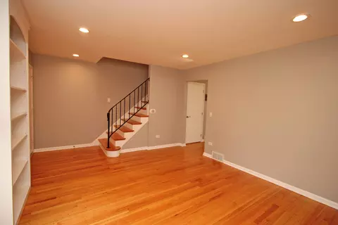 Living - 340 Eastern Ave, Barrington, IL 60010 photo 4 of 4