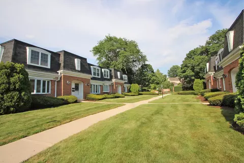 Exterior - 340 Eastern Ave, Barrington, IL 60010 photo 3 of 8