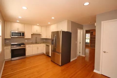 Kitchen - 340 Eastern Ave, Barrington, IL 60010 photo 3 of 3