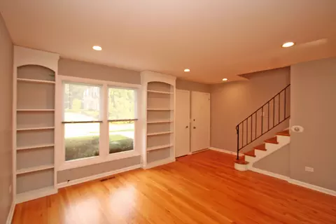 Living - 340 Eastern Ave, Barrington, IL 60010 photo 2 of 4