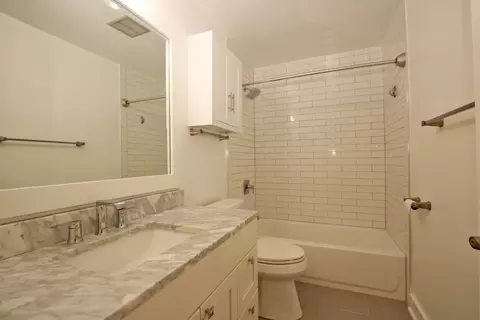 Bath - 340 Eastern Ave, Barrington, IL 60010 photo 2 of 2