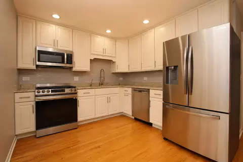 Kitchen - 340 Eastern Ave, Barrington, IL 60010 photo 1 of 3