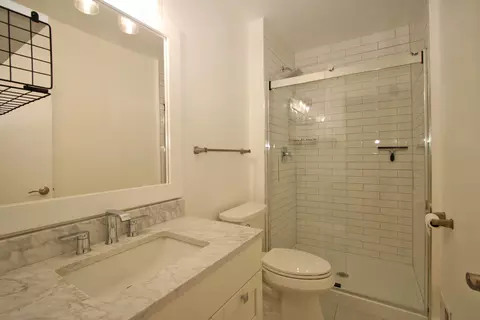 Bath - 340 Eastern Ave, Barrington, IL 60010 photo 1 of 2