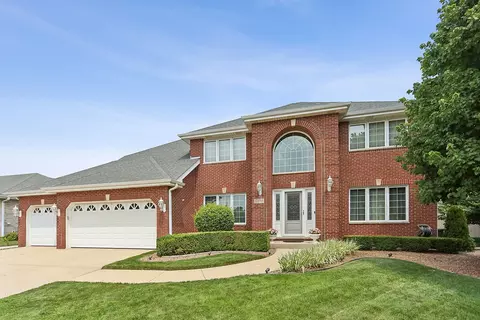 10536 Pentagon Dr, Orland Park, IL 60467