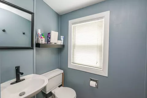 Bath - 1345 Inglesh Ave, Kankakee, IL 60901 photo 1 of 3